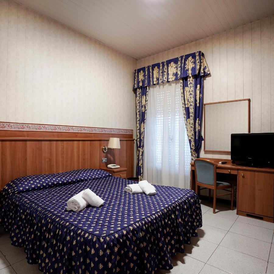 Hotel Capys Капуа Екстериор снимка